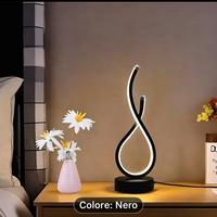 Lampada da tavolo moderna