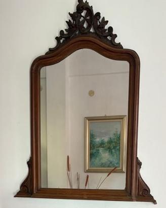 Specchio antico in legno lavorato