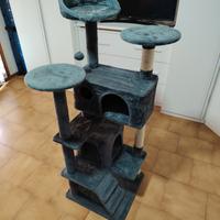 Casa per gatti con tiragraffi