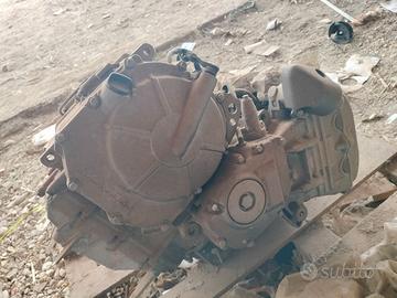 2 motori Honda Hornet