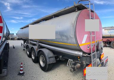 Semirimorchio MENCI con cisterna SAFA ADR