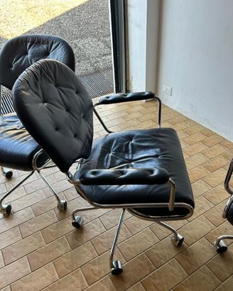 Sedie con rotelle di design Jacobsen