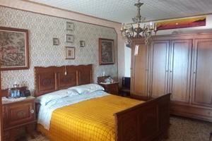 Casa indipendente, 12 locali 220mq