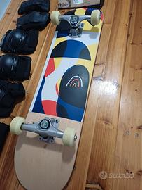 skateboard nuovo con protezioni 