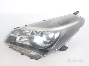 811700DA40 FANALE ANTERIORE SX TOYOTA YARIS III RE