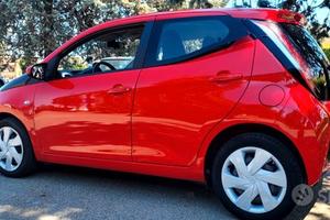 TOYOTA AYGO 1.0 BENZ ANNO