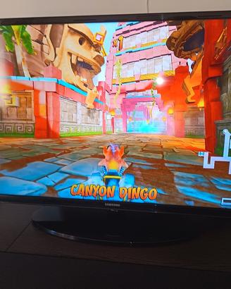 TV Samsung 40"  con telecomando  
