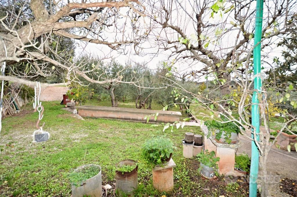 Rustico / Casale di 60 m² con 2 locali a Putignano - Altro