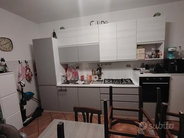 Cucina praticamente nuova. 