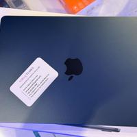 MacBook Air 13 2022 8GB RAM 512GB SSD M2