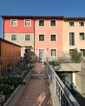 CASA SEMINDIPENDENTE A MONTECCHIO MAGGIORE