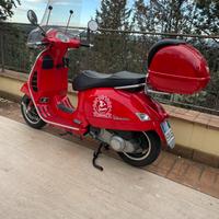 Piaggio Vespa GTS 300 Super