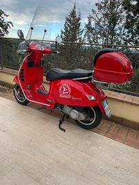 Piaggio Vespa GTS 300 Super