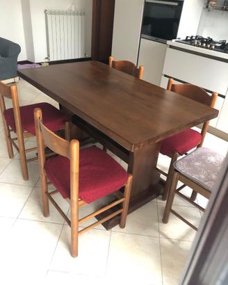 Tavolo in legno massello con 5 sedie