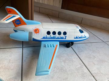 Aereo con personaggi