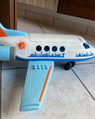 Aereo con personaggi