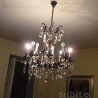 Lampadario di bronzo e cristallo