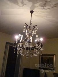 Lampadario di bronzo e cristallo