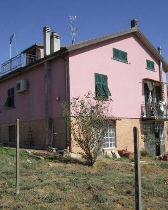 Immobile in asta di 445 m² con 4 locali a Spineto 