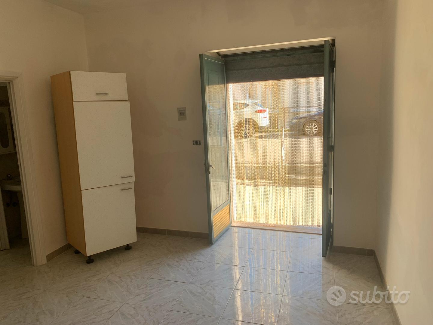 Appartamento 2 locali + servizi - Vista 2