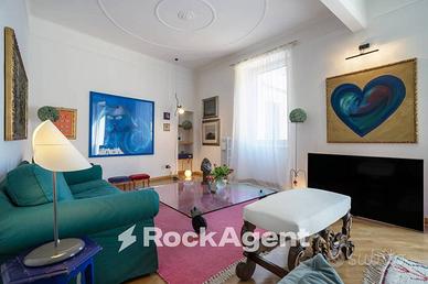 RESTO IN TESTA. È IL TERRAZZO.