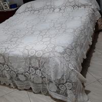 copriletto matrimoniale     realizzato a mano  