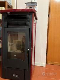 Stufa a pellet MCZ Vega, rivestimento in ceramica 