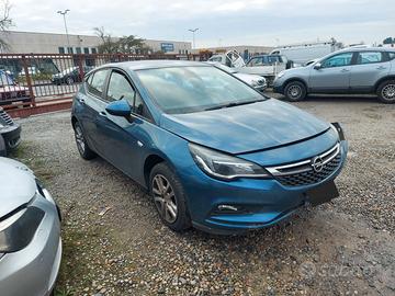 Opel Astra per ricambi