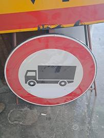 SEGNALE DIVIETO TRANSITO MEZZI SUPERIORE 3,5T