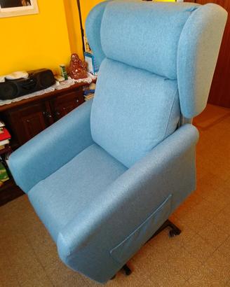 Poltrona alza persona 7 mesi garanzia