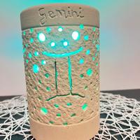 Lampada con incisione segno zodiacale Gemelli