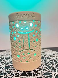 Lampada con incisione segno zodiacale Gemelli