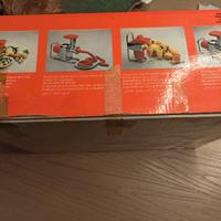 Macchina macina pomodoro