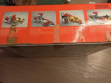 Macchina macina pomodoro