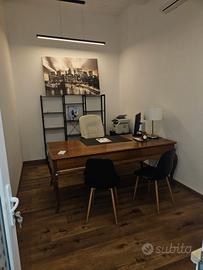 Stanza uso ufficio in zona ponte galeria