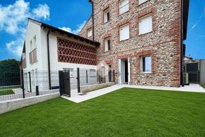 3 LOCALI A SANDRIGO
