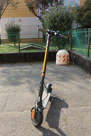 Monopattino elettrico Xiaomi Essential