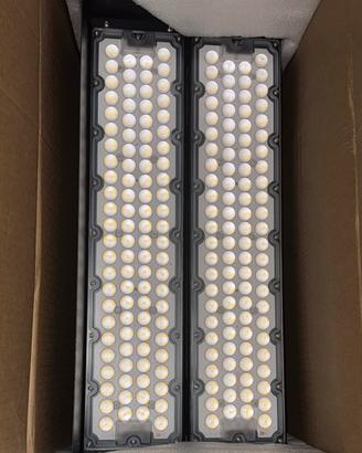 Faro a led per impianti sportivi 480w