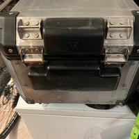 Valigia posteriore unviersale moto TRIUMPH