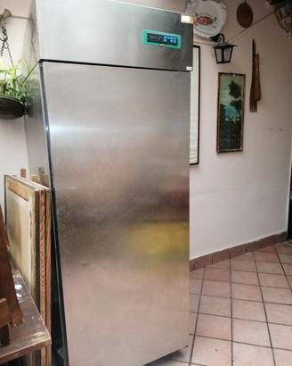frigorifero professionale MBM