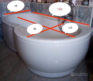Vasca / lavabo + mobile/tavolo / divano