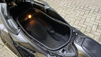 Yamaha T-MAX 560 tech