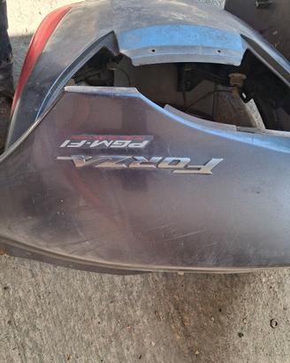 . Plastiche completo. Scuterone honda forza. P