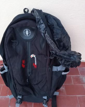 zaino da trekking/montagna DF Mountain38L