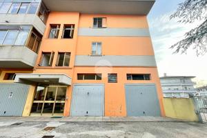 3 LOCALI A ROSOLINA
