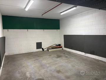 Box / Garage di 21 m² a Milano