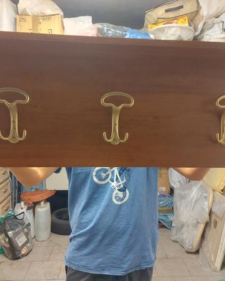 Appendiabiti in legno da parete anni 70.