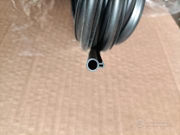 Guarnizione in gomma per porta e finestra 