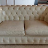 divano 2 p. tipo chesterfield in pelle Vama divani