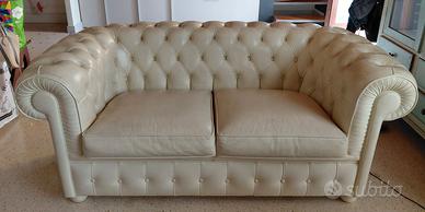 divano 2 posti tipo chesterfield in pelle